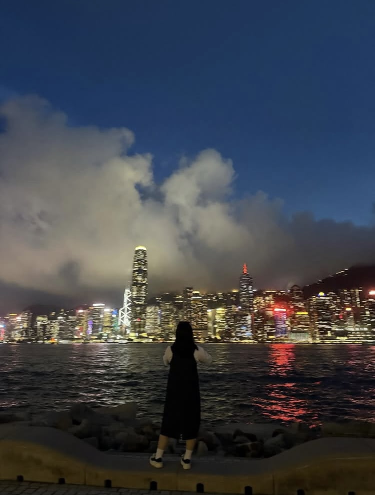 Trot Singer Park Seo-jin's Sister, Park Hyo-jung, Shares Hong Kong Travel Diary