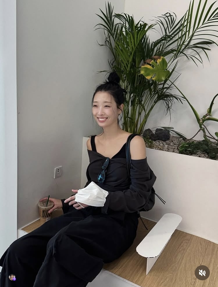 Actress Ryu Da-in Shares Latest Updates Amidst Public Romance with Lee Chae-min