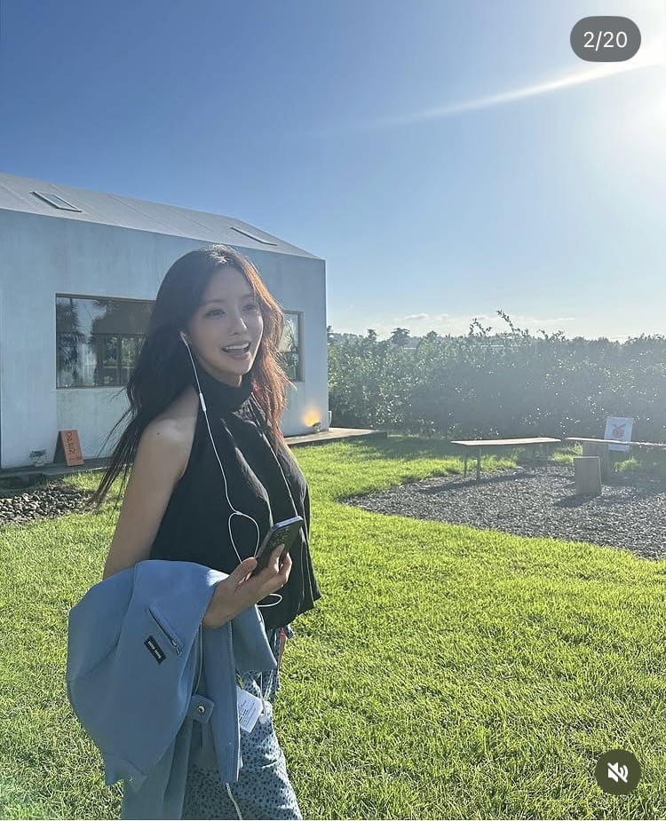 ヒョミン、済州島でリフレッシュ！結婚後の幸せなひととき