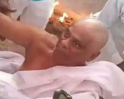 "갑자기 시신이 일어나더니"…70대男, 가짜 장례식 연 이유