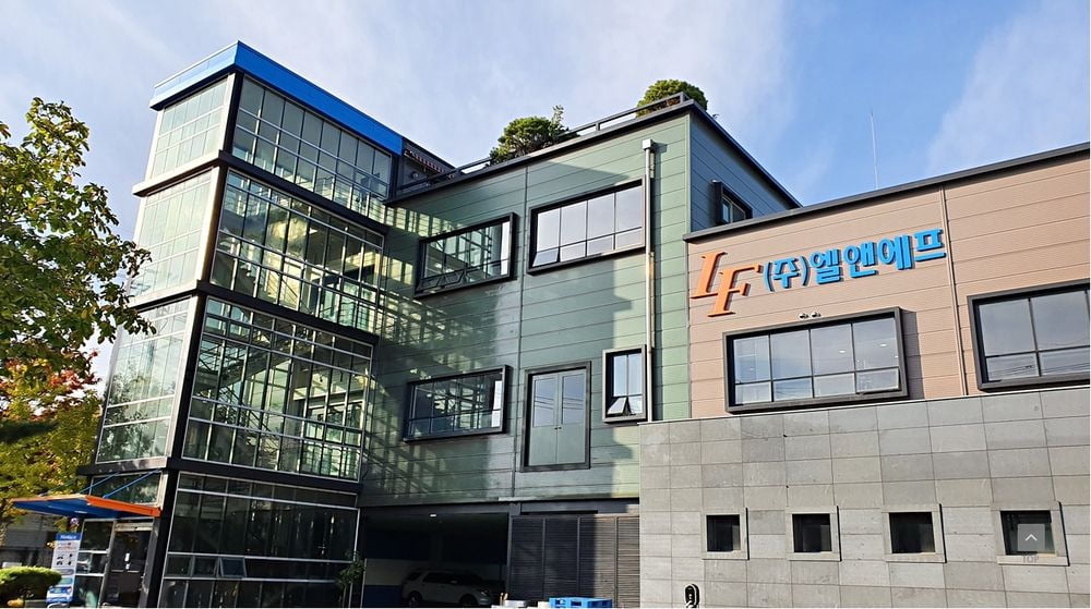 "엘앤에프, 업황 후퇴할 내년에도 외형 성장 기대…목표가↑"-유안타