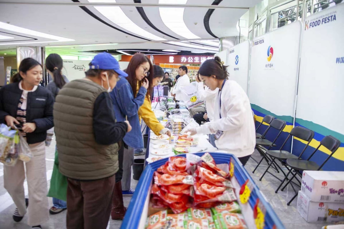 주중한국대사관은 지난 17일부터 19일까지 베이징 왕징 포스코센터 빌딩에서 'K-푸드 페스타'를 열고 한식의 매력을 알렸다. 주중한국대사관 제공