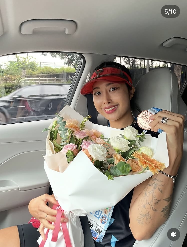 Kwak Sun-hee Receives Heartfelt Proposal from Same-Sex Partner at Competition Finish Line