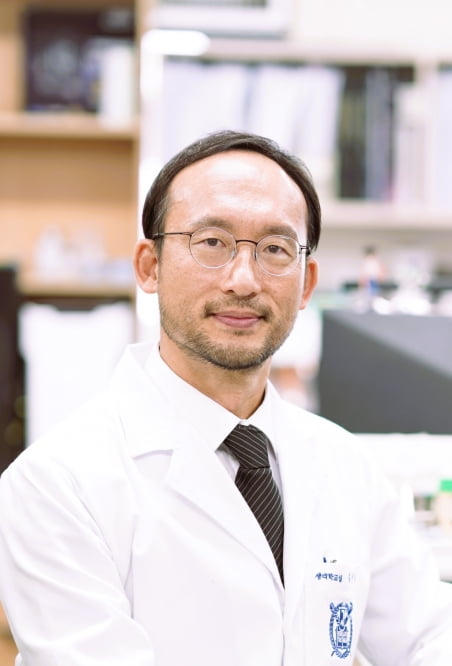 제1회 향설의학상에 김상정 서울대 의대 교수