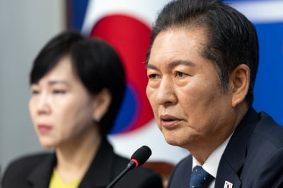 정청래 "조희대, 거취 결단이 명예 지키는 길…판사는 신 아냐"