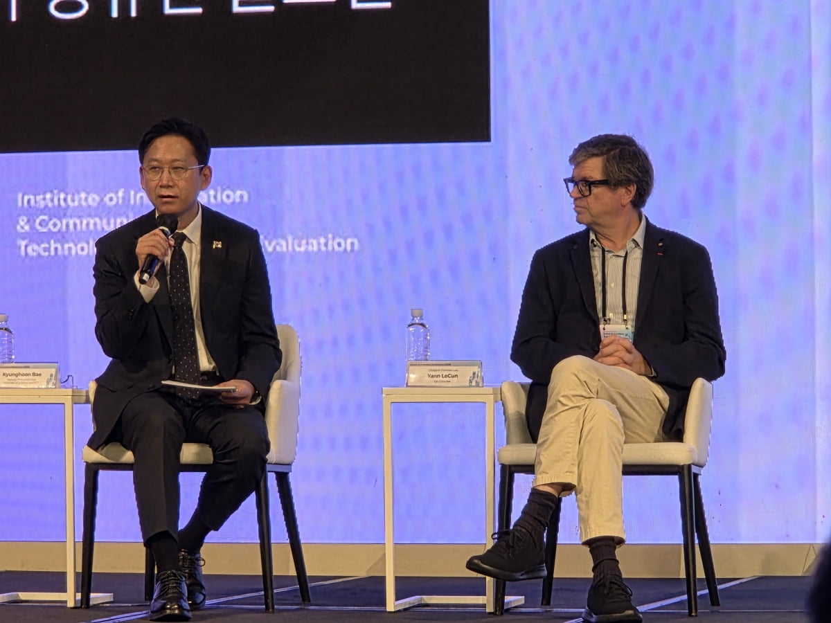 "생성형 AI, 5년 후 '고물' 된다"…한국 찾은 'AI 천왕'의 경고