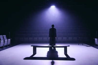 당신은 어떤 유령과 살고 있나요?…양손프로젝트의 연극 <유령들>