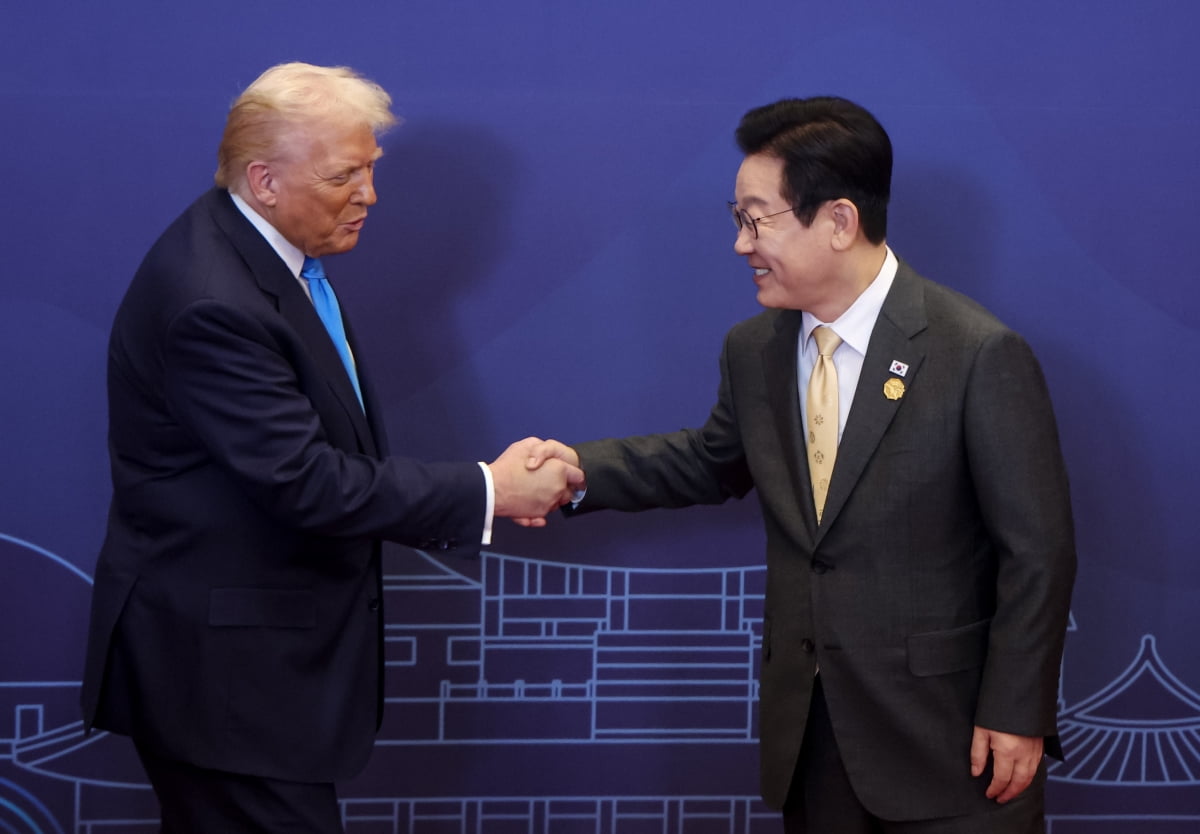 한미 관세협상 타결…2000억 달러 현금투자, 年 한도 200억 달러