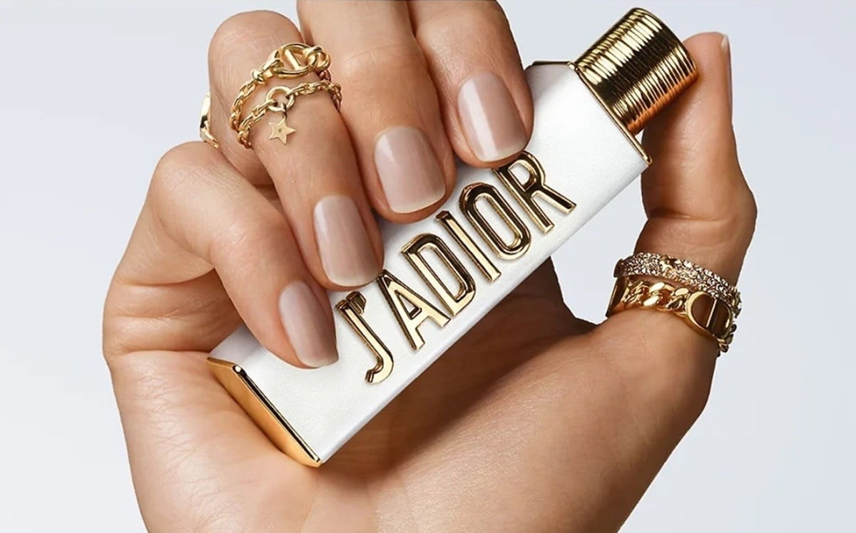 "생일선물로 디올 보내줘"…명품 선물 늘어나더니 '들썩'