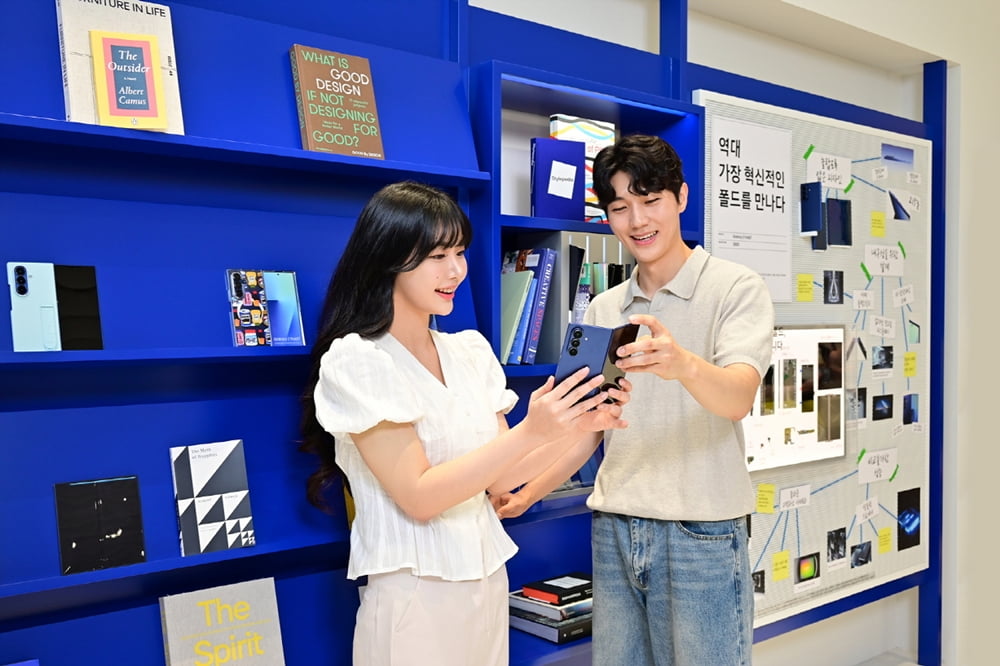 "아이폰 압도" 10명 중 8명은 '갤럭시'…3분기도 세계 1위