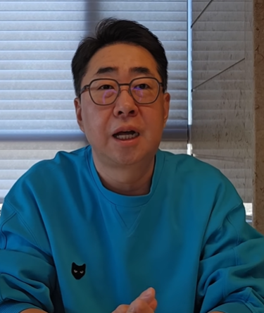 패널 토론 중인 백성문 변호사