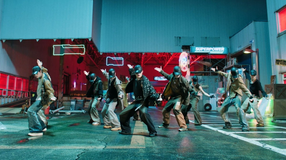 싸이커스 '슈퍼파워' 뮤직비디오 /사진=KQ엔터테인먼트 제공
