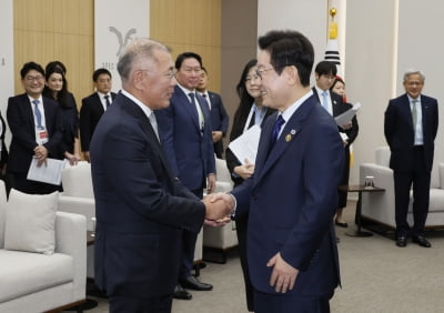 [포토] 李대통령, 젠슨 황 엔디비아 CEO 접견 [APEC 2025]