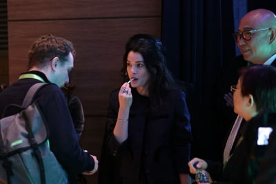 [포토] 빼빼로 먹는 젠슨 황 딸 매디슨 황