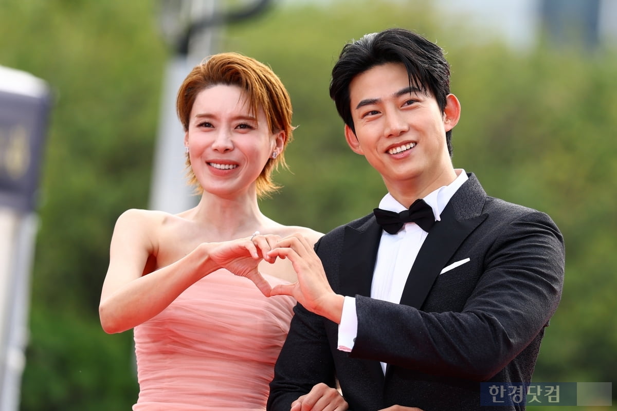 [포토] 장도연-옥택연, '우월한 비주얼에 시선강탈' (서울드라마어워즈 2025)