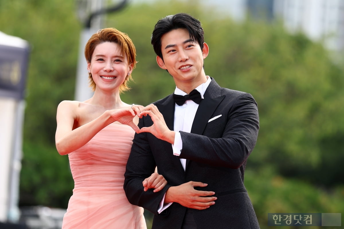 [포토] 장도연-옥택연, '우월한 비주얼에 시선강탈' (서울드라마어워즈 2025)