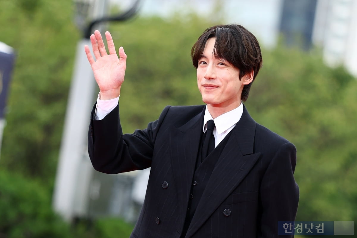 [포토] 사카구치 켄타로, '팬들 마음 흔드는 멋진 미소~' (서울드라마어워즈 2025)
