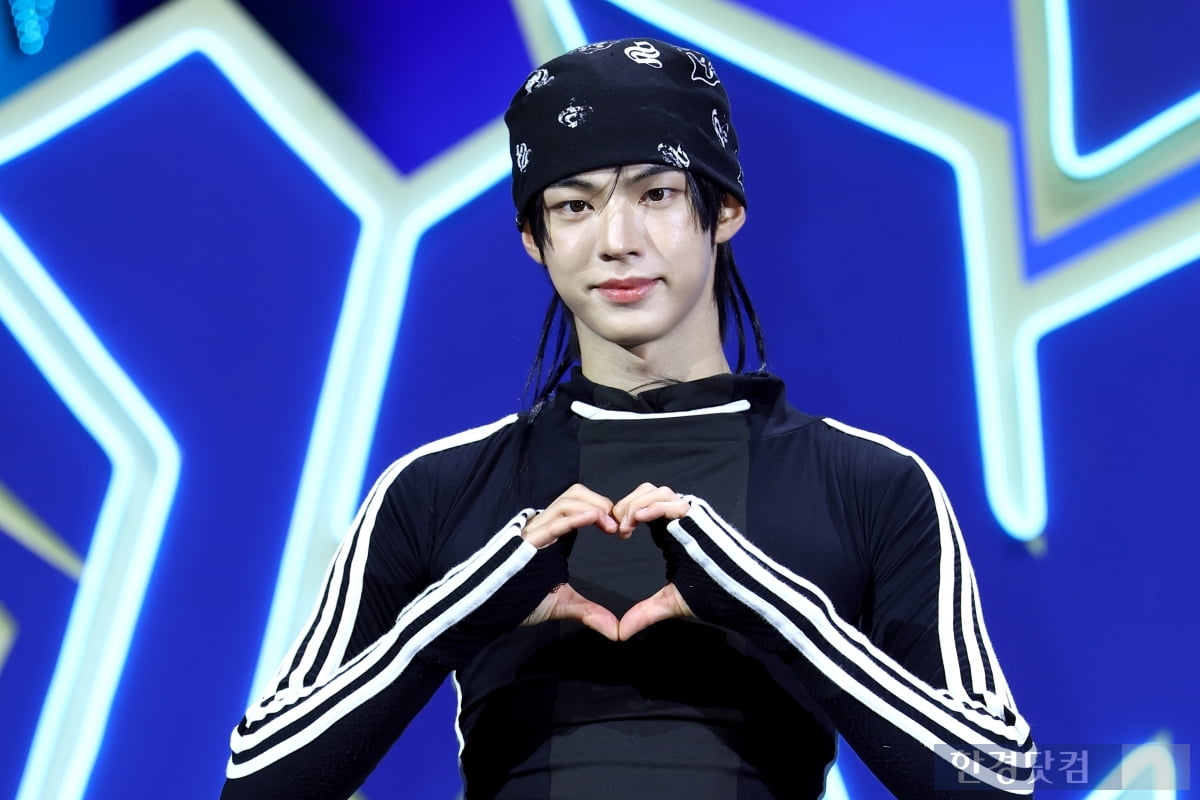 [포토] 투어스 도훈, '우월한 비주얼에 시선강탈'