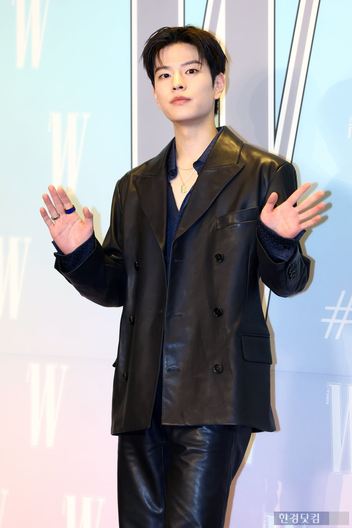 [포토] 스트레이 키즈 승민, '블랙으로 멋지게 입고~'