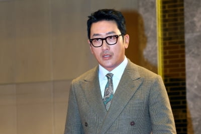 [포토] 하정우, '완벽한 슈트핏'