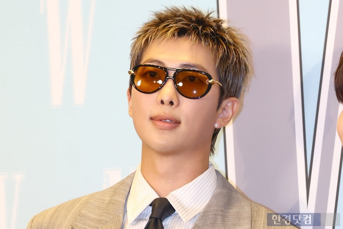 [포토] BTS RM-제이홉-뷔, '멋진 모습으로 깜짝 등장'