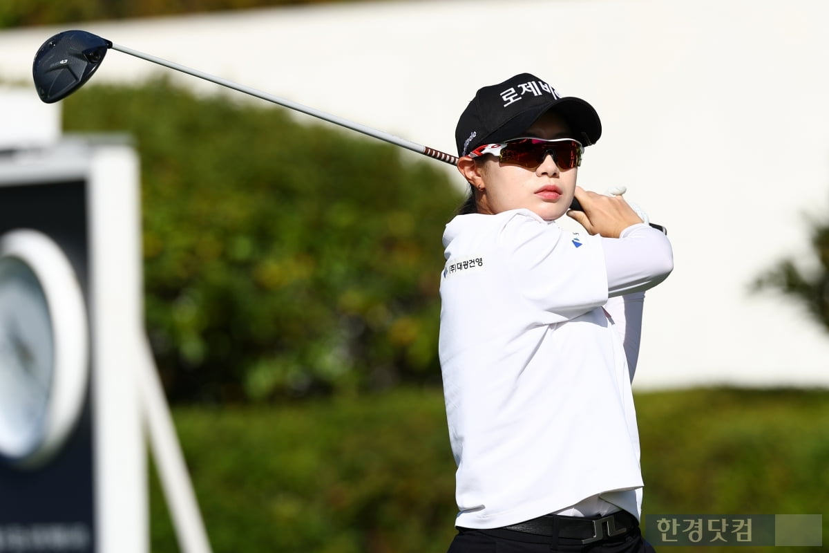 [포토] 김효문, '다부진 스윙' (상상인·한경 와우넷 오픈 2025)