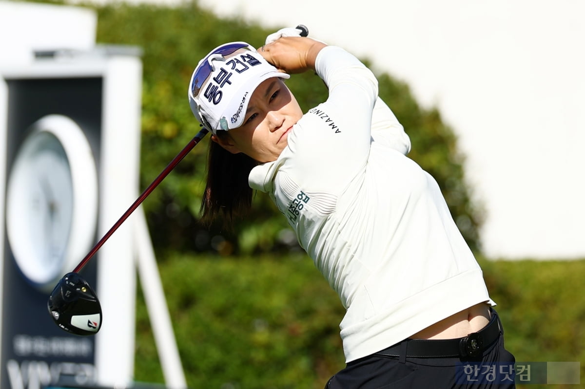 [포토] 지한솔, '군더더기 없는 깔끔한 티샷' (상상인·한경 와우넷 오픈 2025)