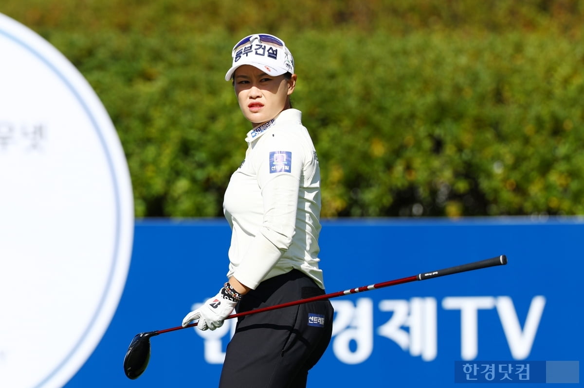 [포토] 지한솔, '군더더기 없는 깔끔한 티샷' (상상인·한경 와우넷 오픈 2025)