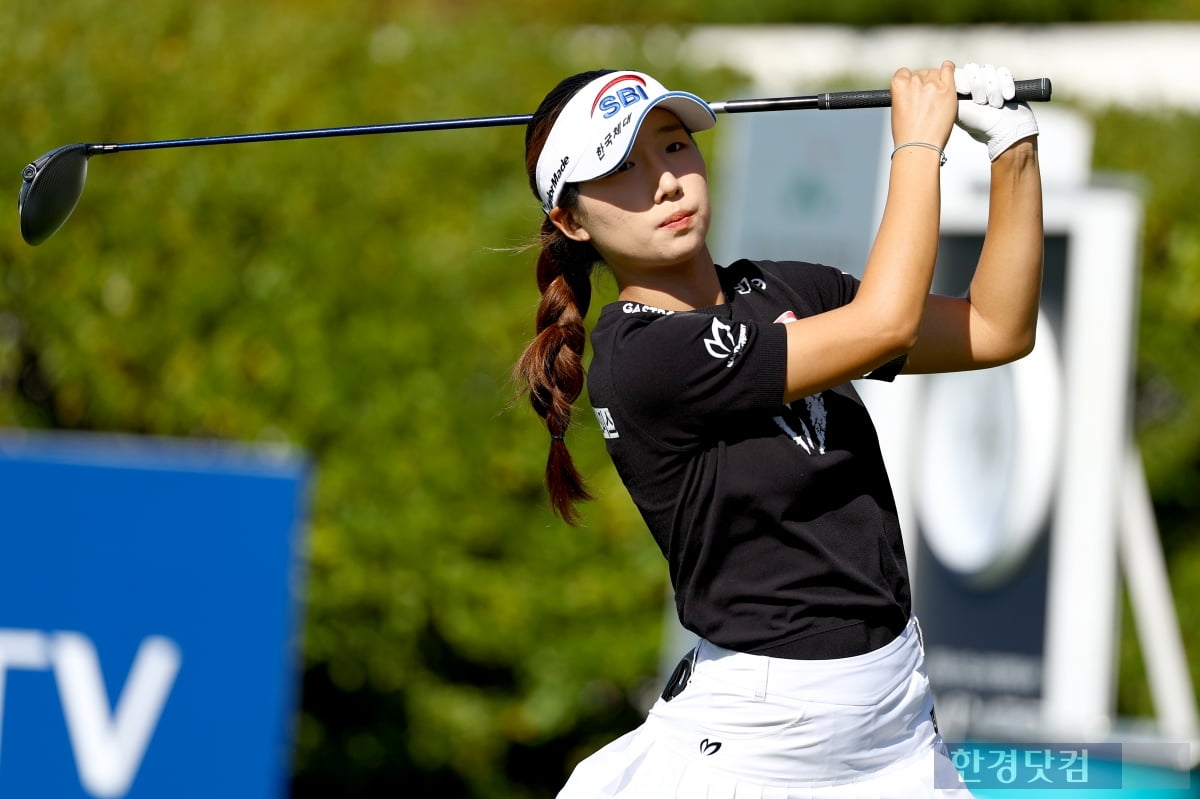 [포토] 이동은, '바람 읽기' (상상인·한경 와우넷 오픈 2025)