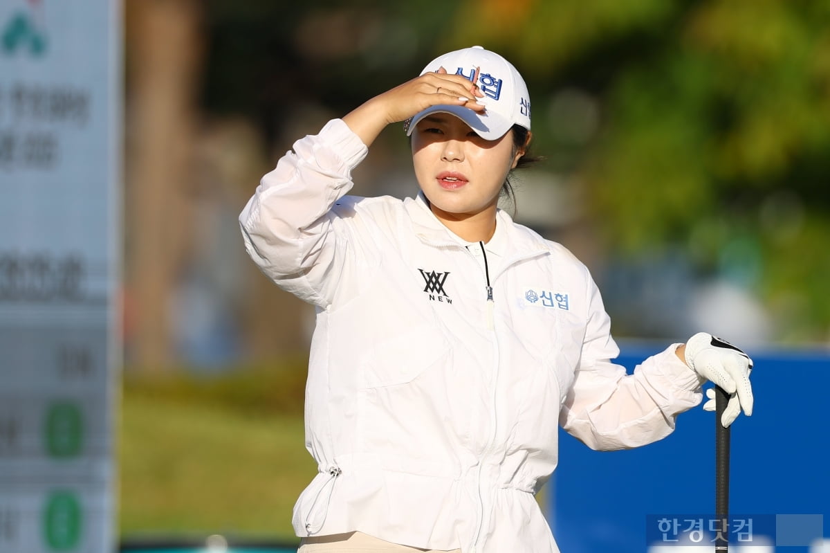 [포토] 유지나, '거침없이 날려 보낸다' (상상인·한경 와우넷 오픈 2025)