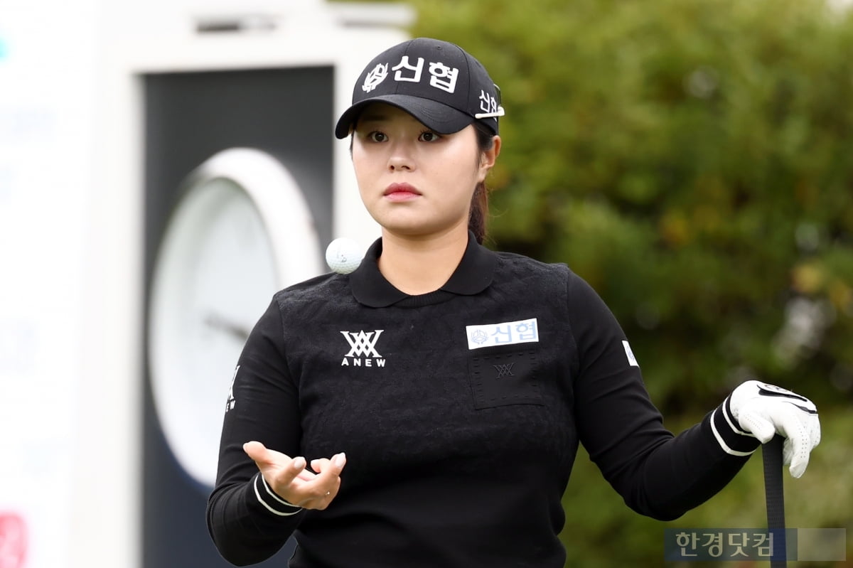 [포토] 유지나, '정확하게 날려 보낸다' (상상인·한경 와우넷 오픈 2025)