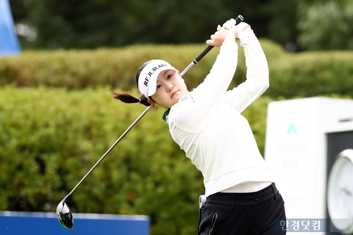 [포토] 윤수아, '페어웨이로 정확하게 보낸다' (상상인·한경 와우넷 오픈 2025)