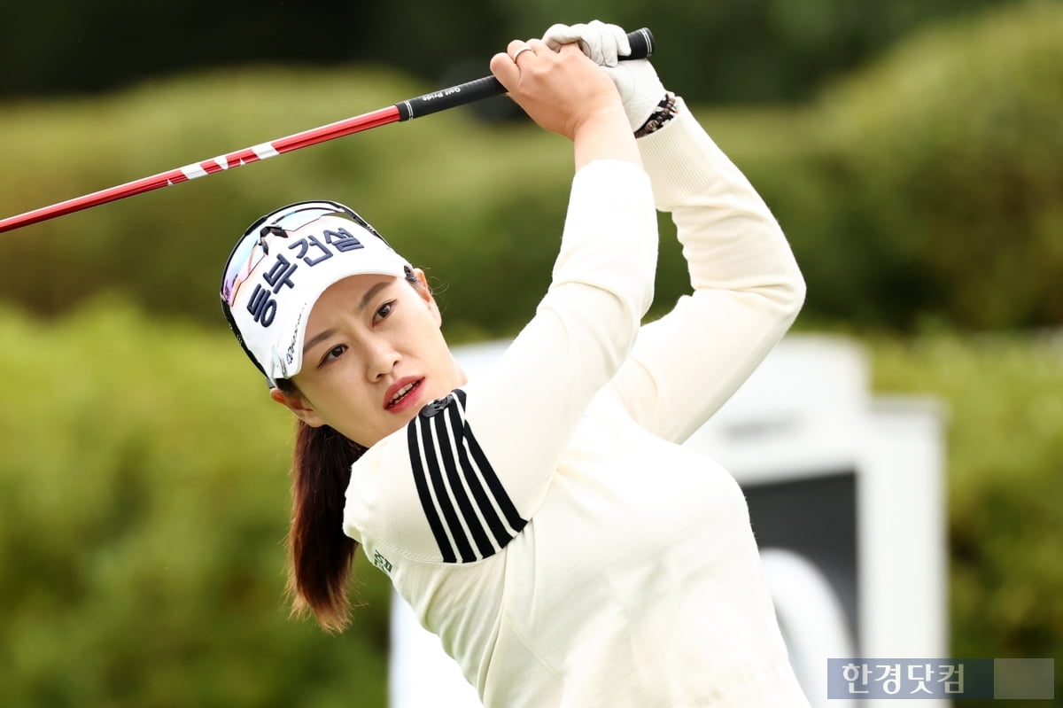 [포토] 지한솔, '힘차게 날려 보낸다' (상상인·한경 와우넷 오픈 2025)