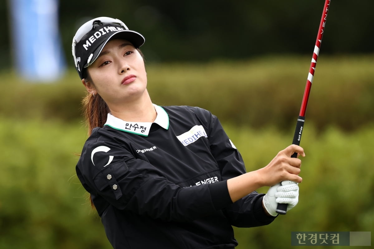 [포토] 한진선, '힘차게 날아라~' (상상인·한경 와우넷 오픈 2025)