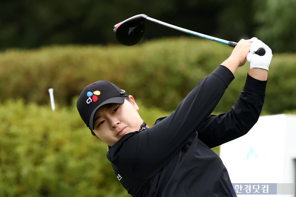 [포토] 홍정민, '2주 연속 우승을 향해~' (상상인·한경 와우넷 오픈 2025)