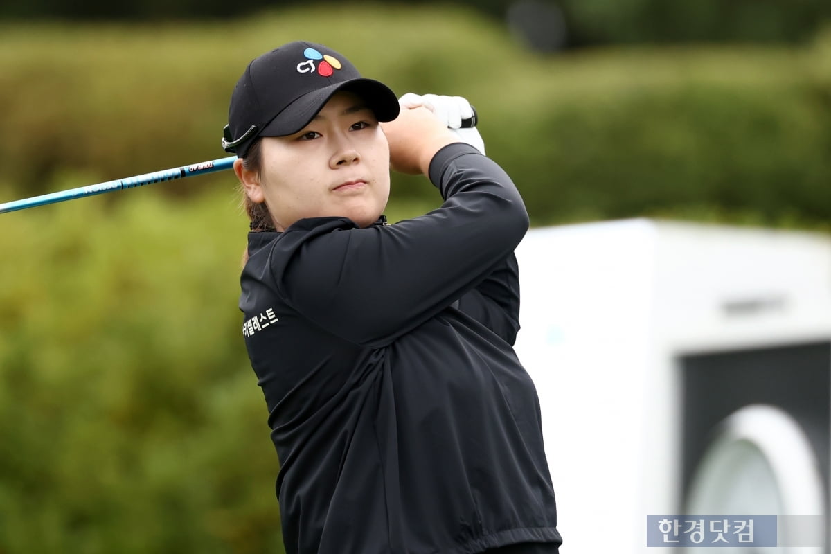 [포토] 홍정민, '2주 연속 우승을 향해~' (상상인·한경 와우넷 오픈 2025)