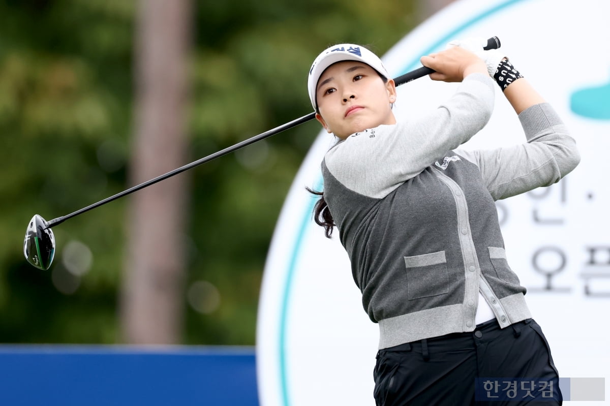 [포토] 황민정, '순위 끌어 올린다' (상상인·한경 와우넷 오픈 2025)