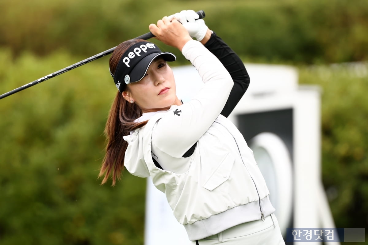 [포토] 황정미, '더 위로 올라가자' (상상인·한경 와우넷 오픈 2025)