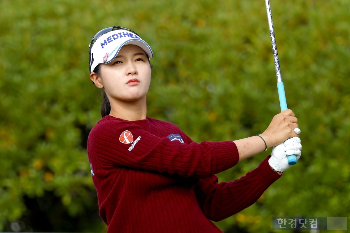 [포토] 박현경, '정확하게 날려 보낸다' (상상인·한경 와우넷 오픈 2025)