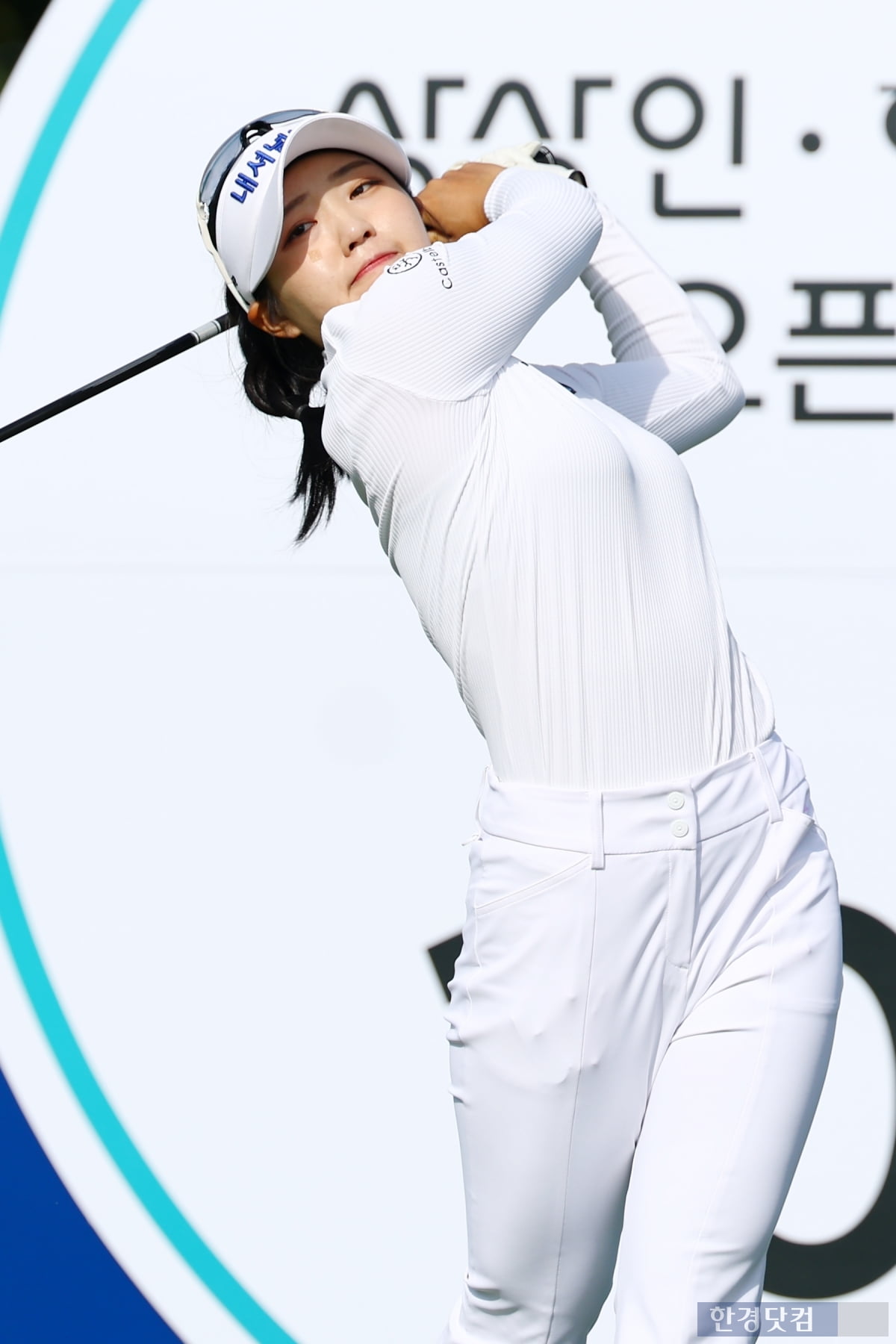 [포토] 전효민, '작은 체구지만 다부진 티샷' (상상인·한경 와우넷 오픈 2025)