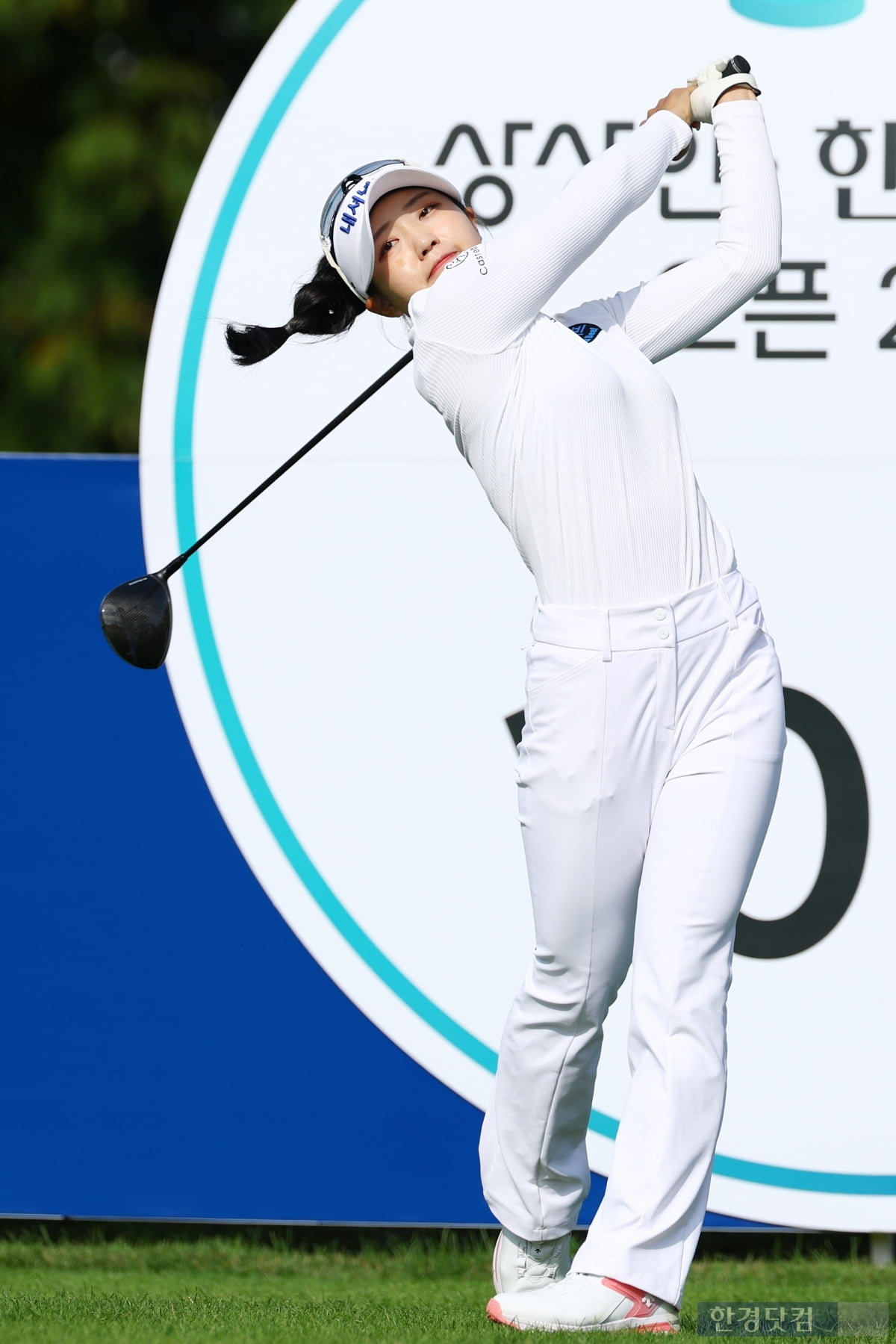 [포토] 전효민, '작은 체구지만 다부진 티샷' (상상인·한경 와우넷 오픈 2025)