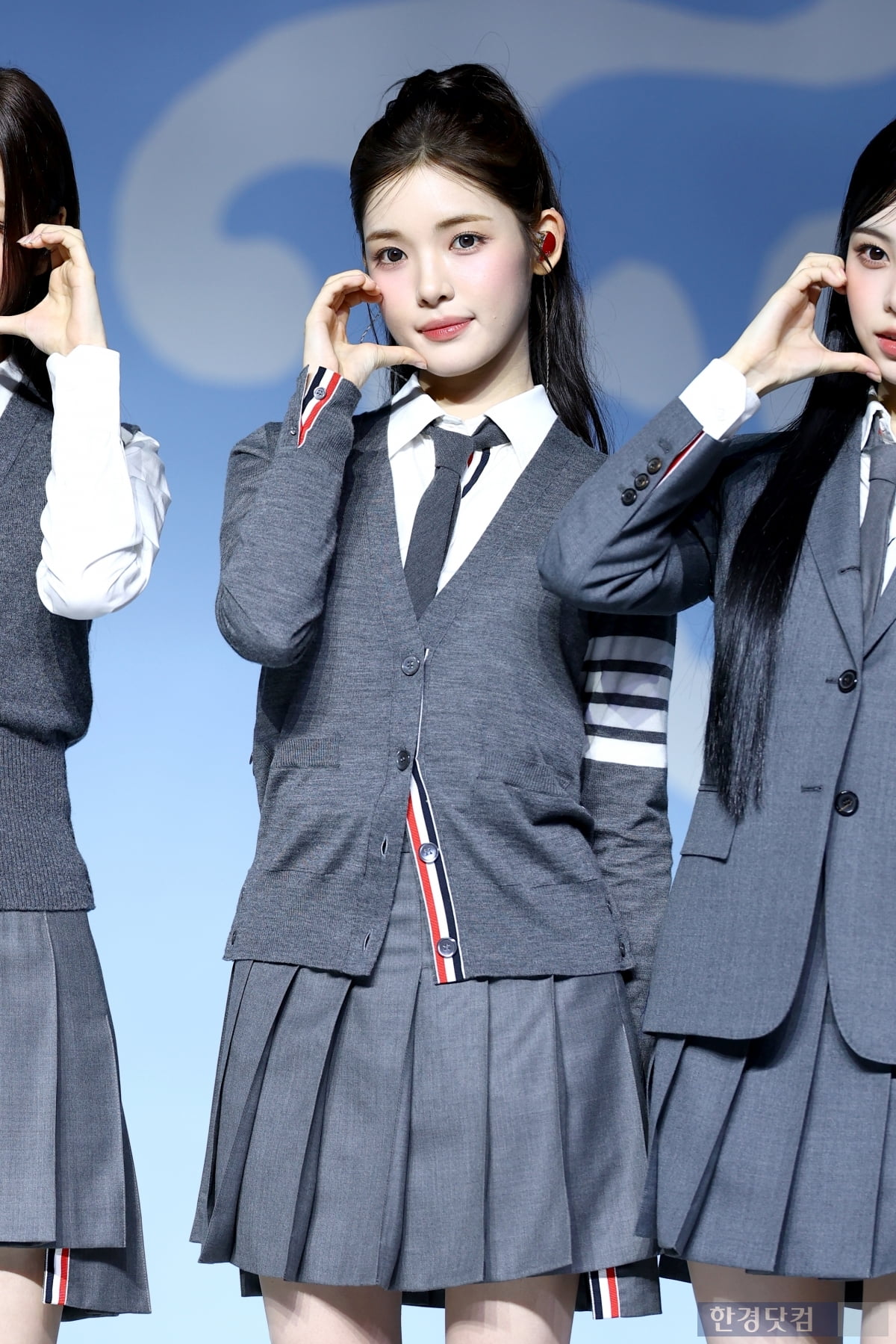 "살 빠질 정도로 연습"…'컴백' 하츠투하츠, '칼각 대표주자' 노린다 [종합]