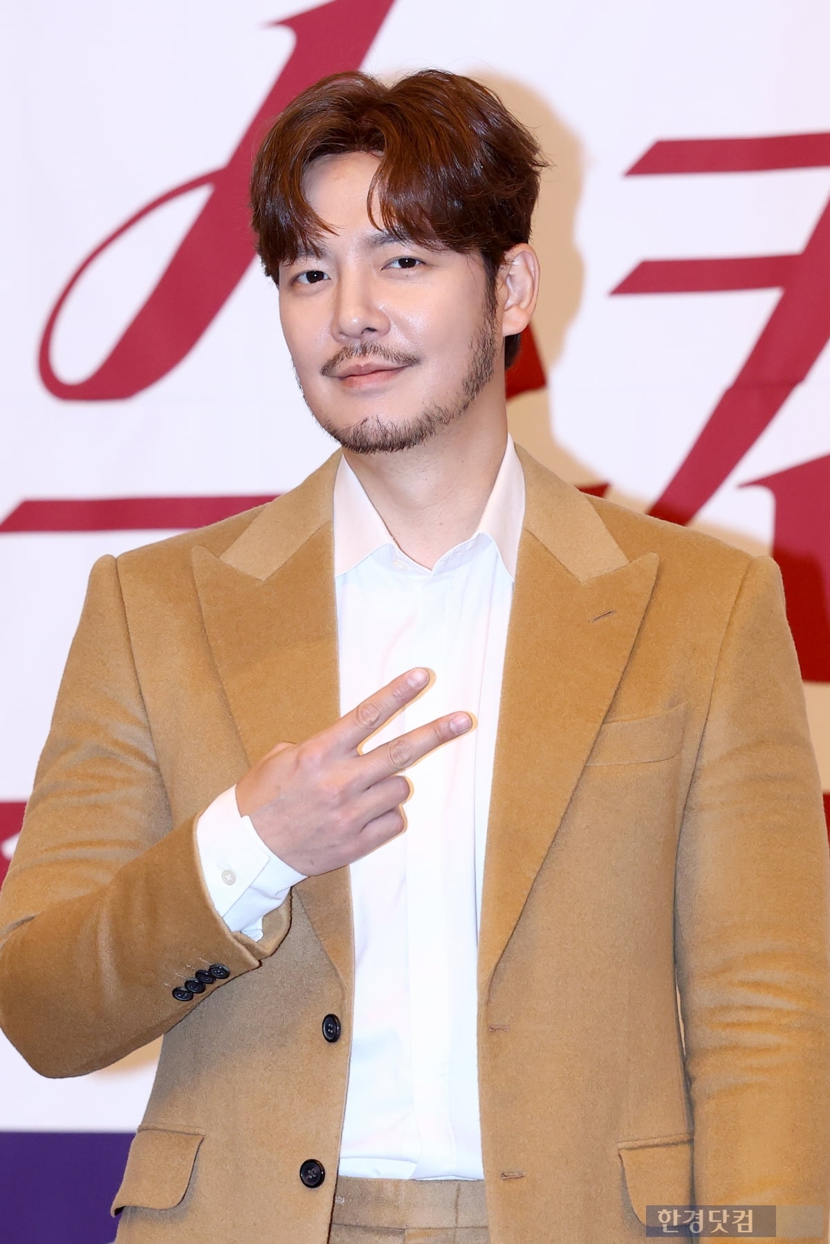 [포토] 강은탁, '멋진 모습에 눈길'