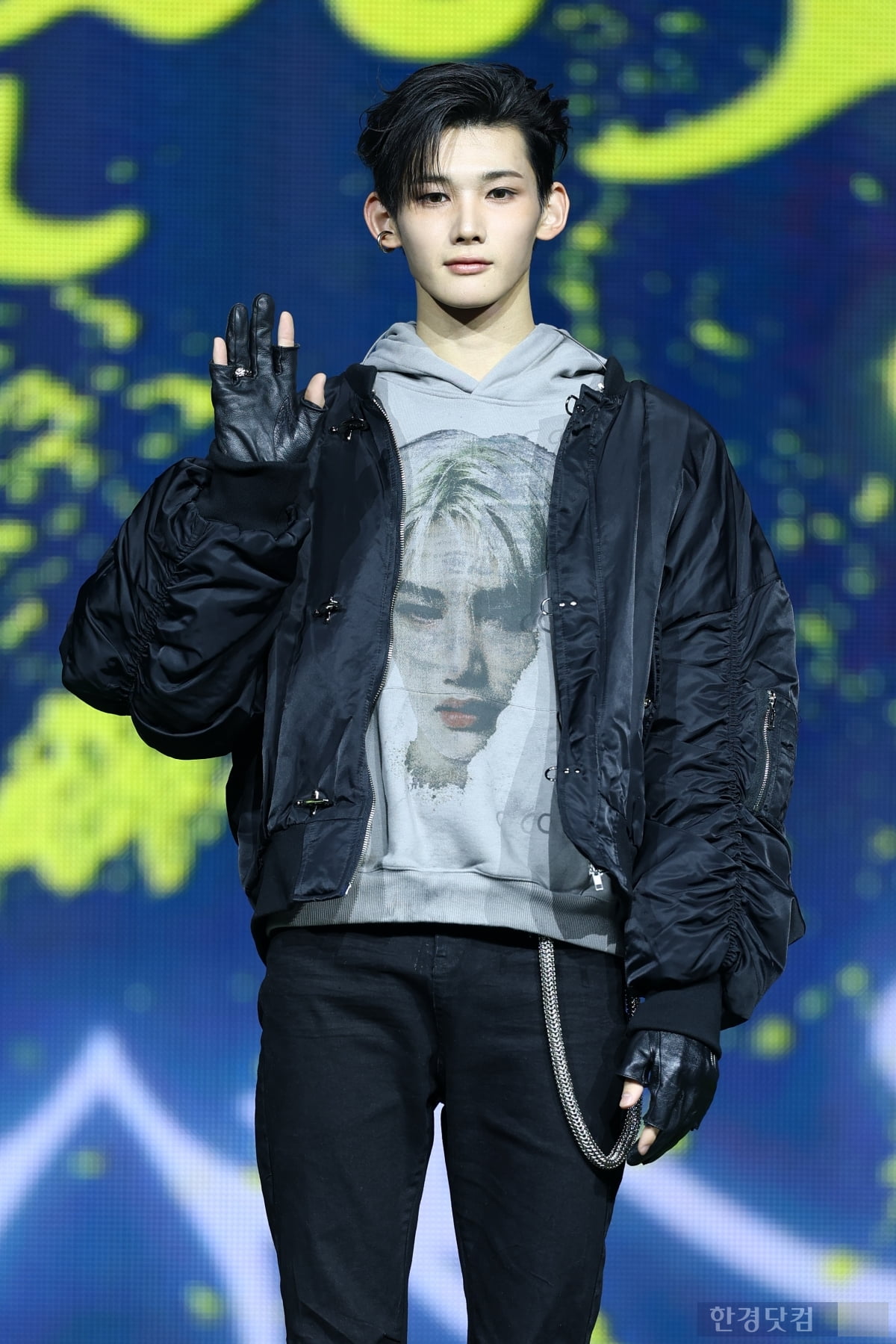 [포토] 앤팀 조, '팬들 반하게 만드는 잘생김'