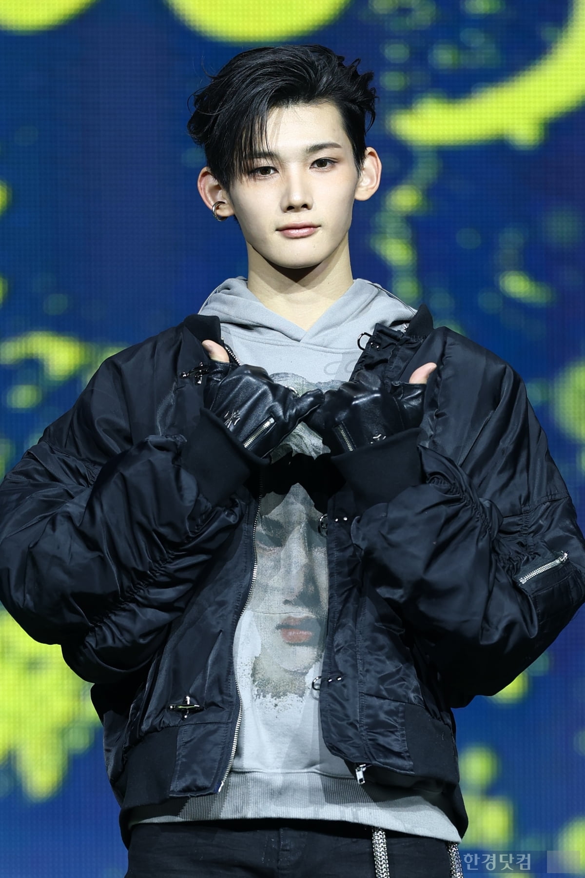 [포토] 앤팀 조, '팬들 반하게 만드는 잘생김'