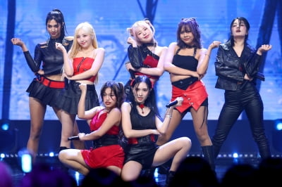 I, '강렬한 모습에 시선강탈'