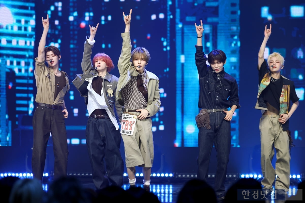 [포토] AM8IC, '호흡 척척 완벽한 군무'