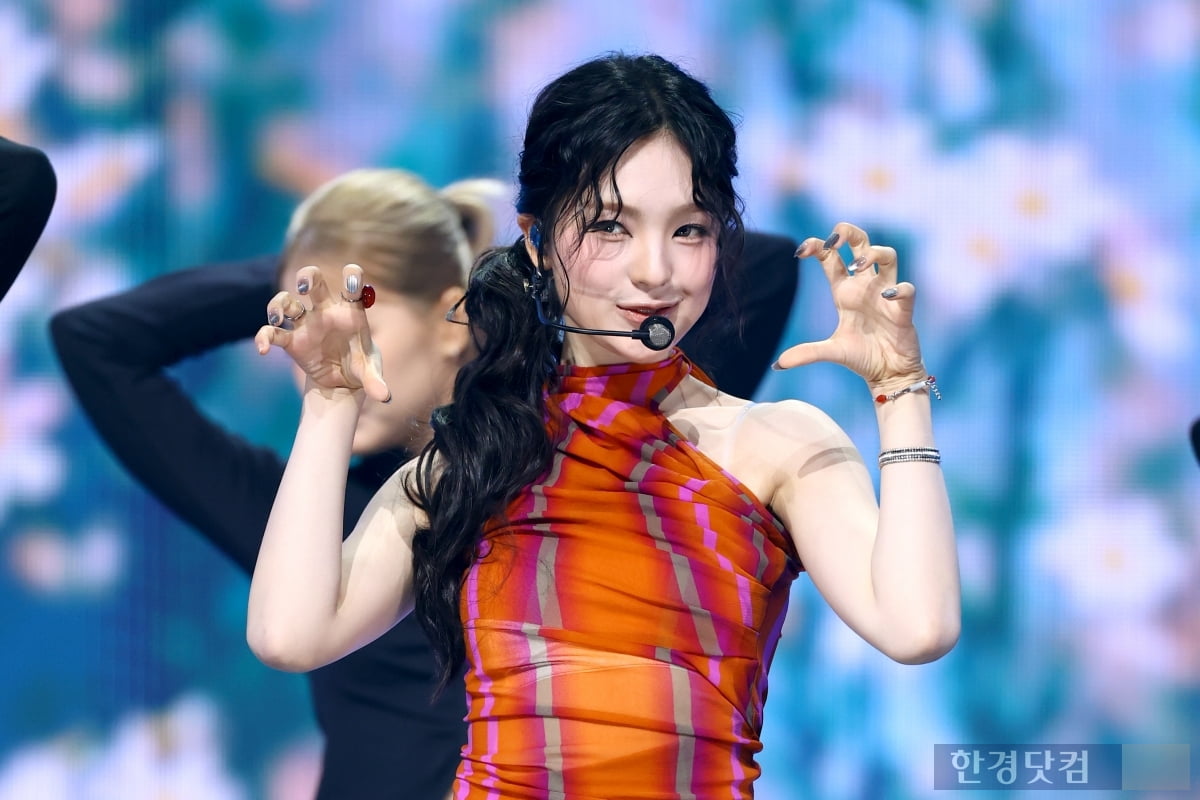 [포토] 규빈, '예쁘네~'