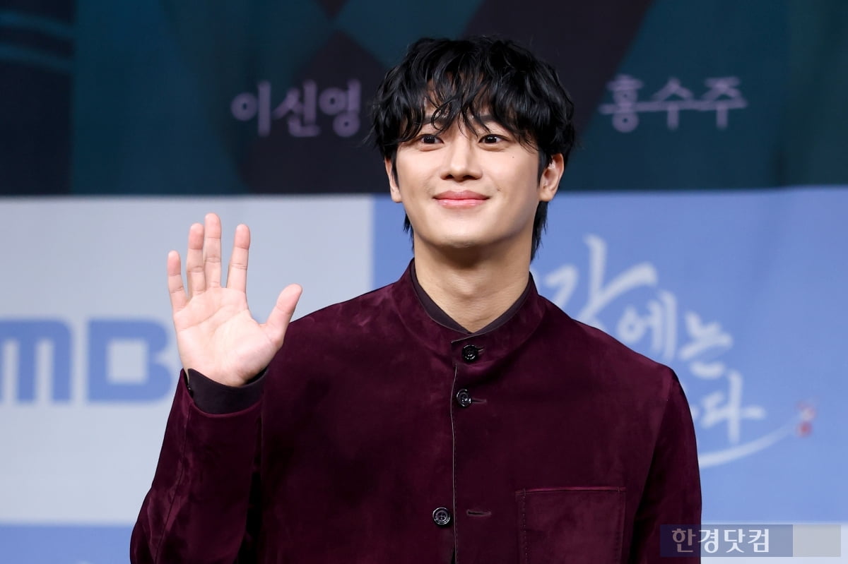 [포토] 이신영, '팬들 반하게 만드는 멋진 미소'