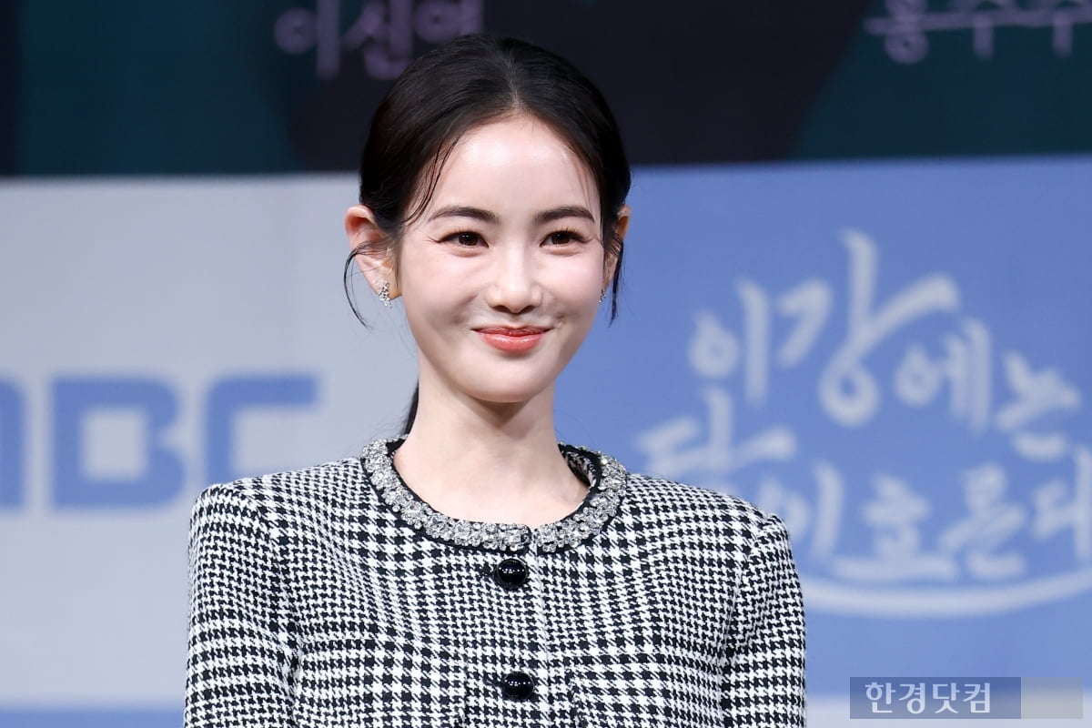 [포토] 홍수주, 'AI급 인형 미모에 시선강탈'